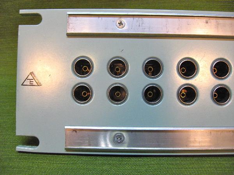 Picture of Trompeter (TEI) JSI-40 VIdeo Patch Panel, J214W jacks 