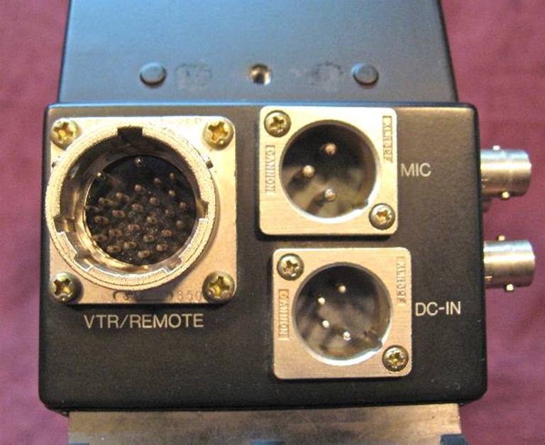 Afbeelding van Sharp XC-A1 3 Tube Camera w Canon J15x9.5, for Parts.