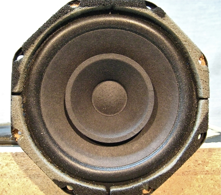 Picture of Philips AD5061M4 cabinets, White w Tan grille