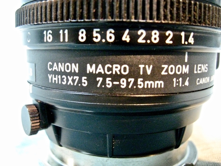 Image sur Canon VCL-713BX Zoom Lens, f1.4 sn 083075.