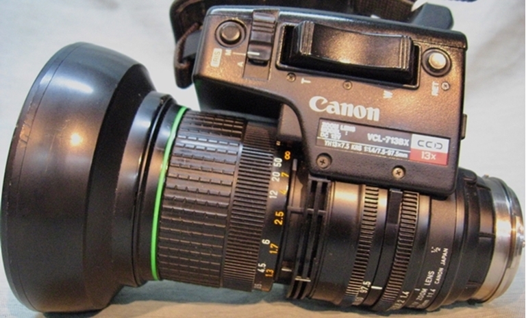 Image sur Canon VCL-713BX Zoom Lens, f1.4 sn 083075.