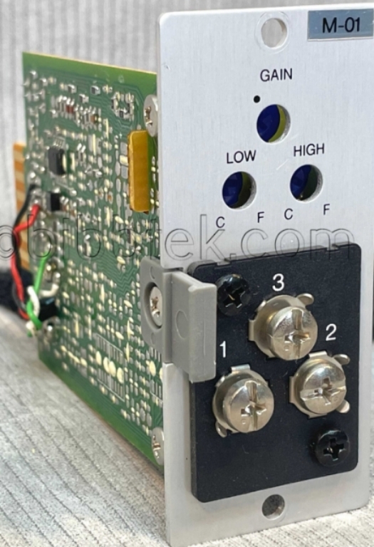 Image sur TOA Model M-01 Microphone Input Module with Screw Terminals.